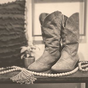 Women’s 9.5 Rampage Cowgirl Boots